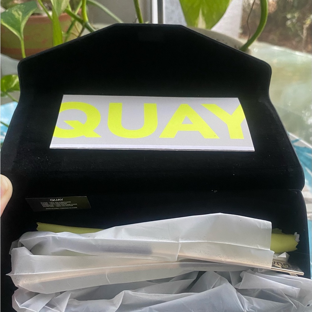 Quay Australia No Curfew Oversized Sunglasses with Case - Picture 3 of 13